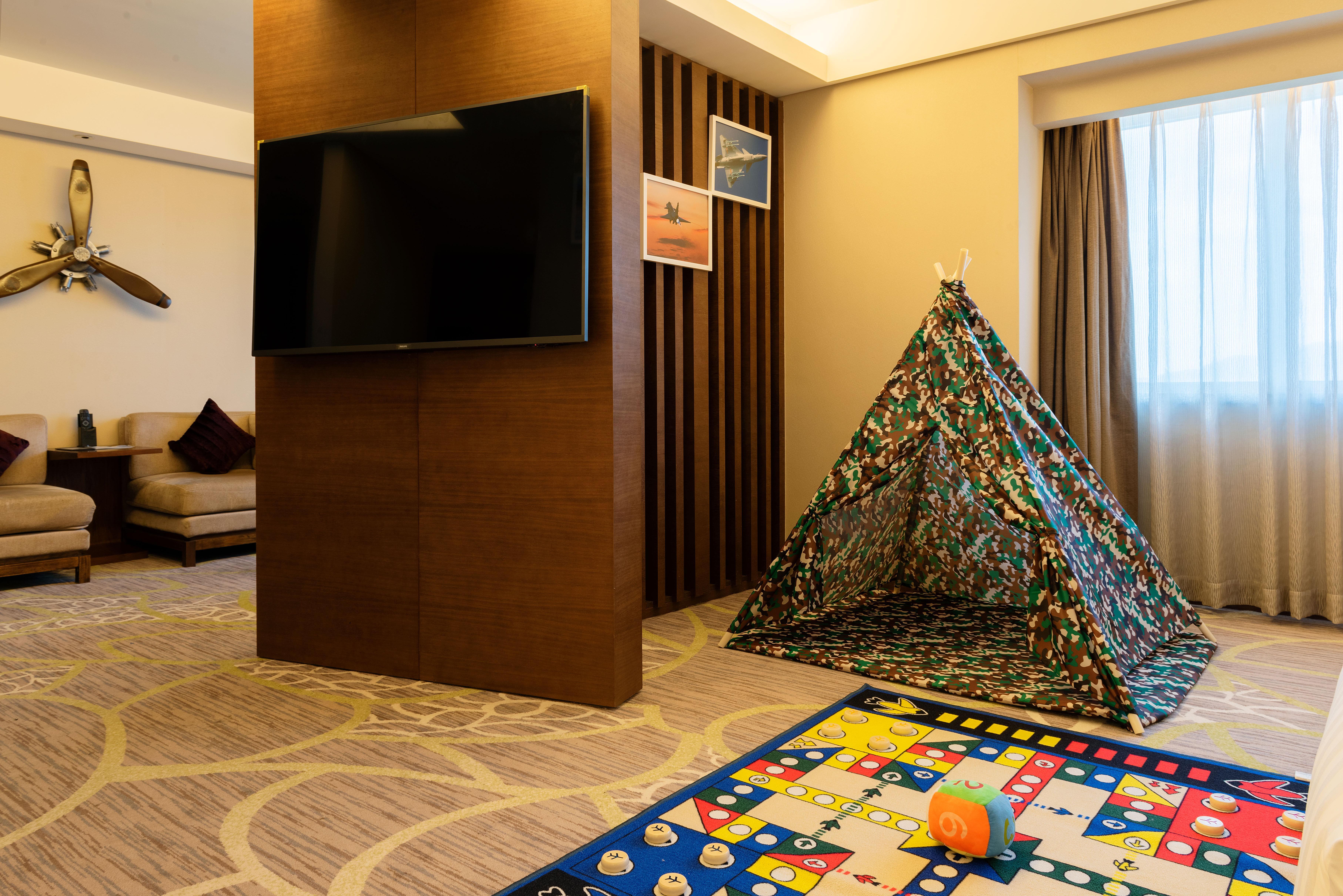 Crowne Plaza Guangzhou City Centre By Ihg - Free Shuttle Between Hotel And Exhibition Center During Canton Fair & Exhibitor Registration Counter Zewnętrze zdjęcie Family Suite
